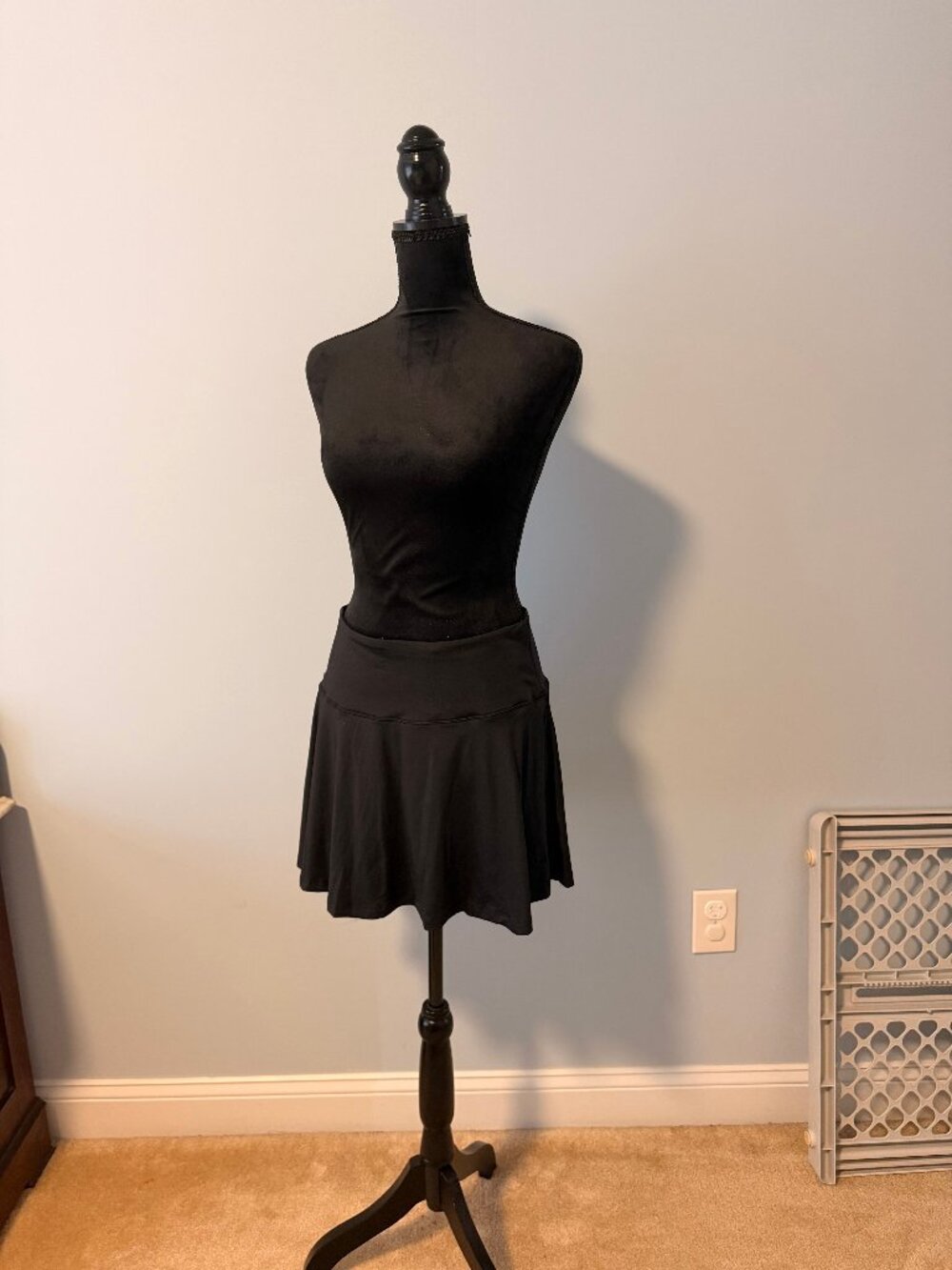 Santiny Active/Tennis Skort (Black)- L